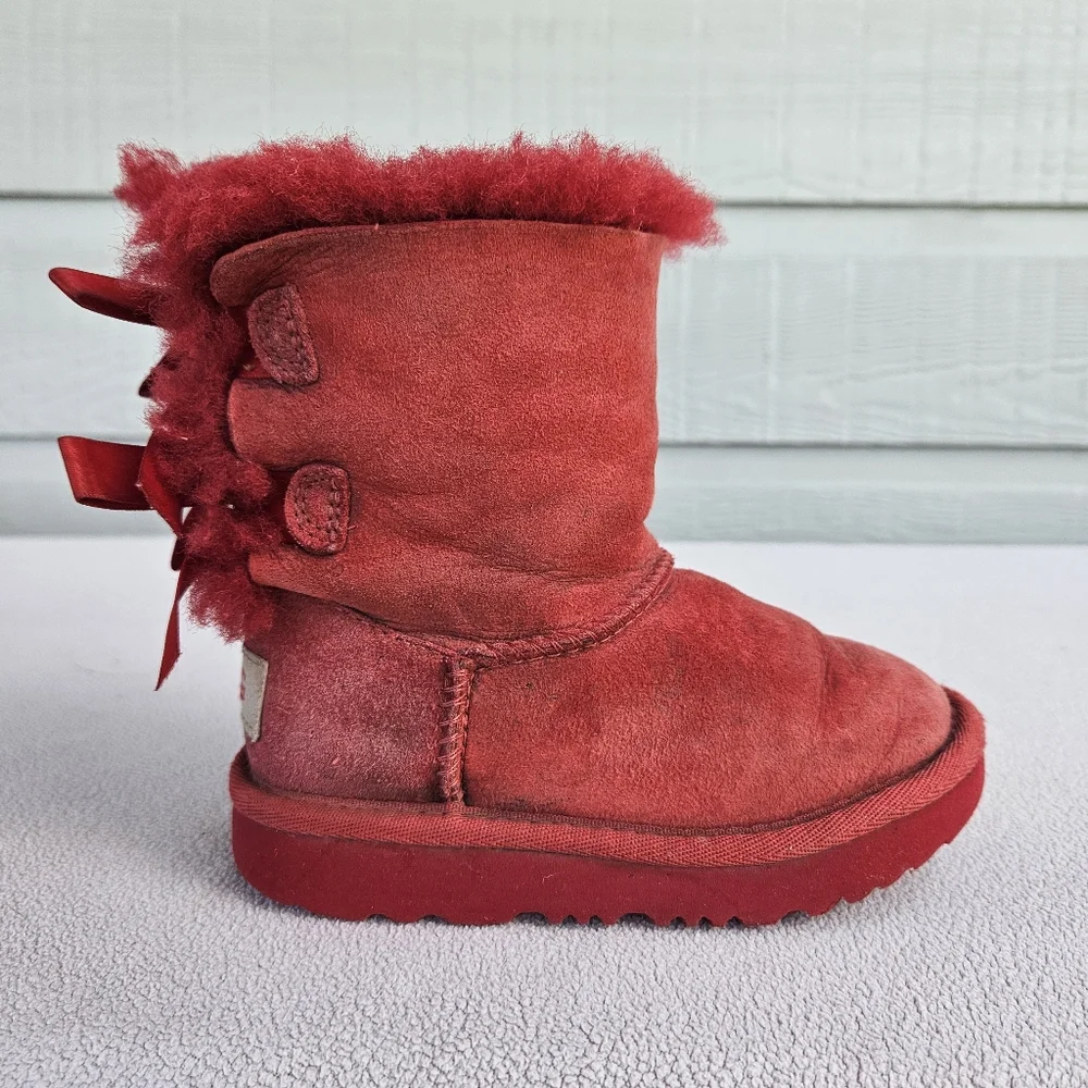UGG Classic Bailey Bow Red Lined Winter Boots Girl Toddler SZ 9 Pull-On